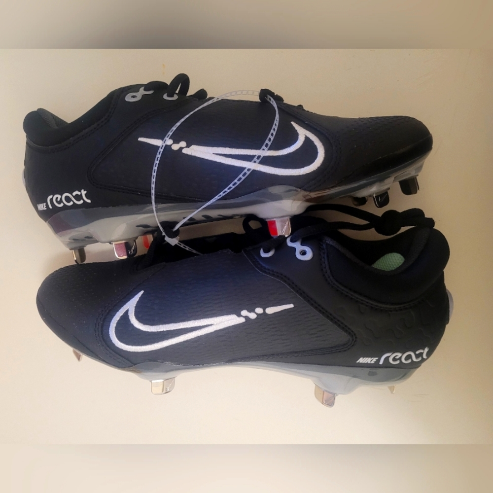 Nike Hyperdiamond 4 Elite Women's Softball Cleats size 8.5 NWOT